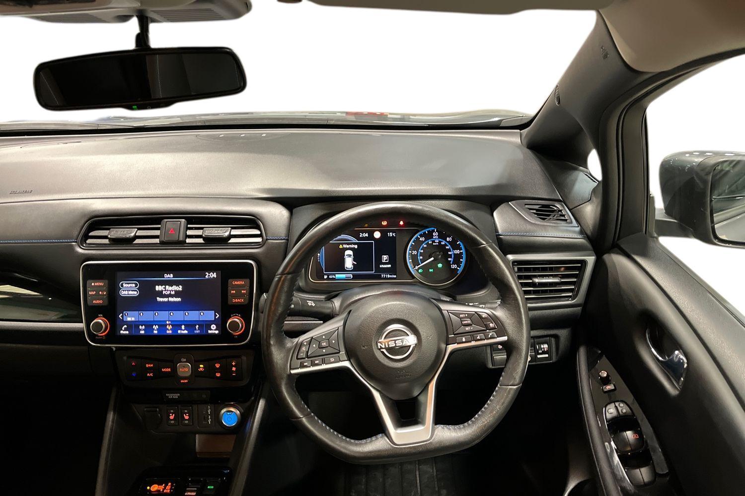 Nissan LEAF Photo 10