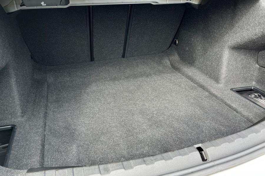 BMW 3 Series Photo autoimg-00c940da02b036a8cf1f66b4084cc08cc5107cc6.jpg