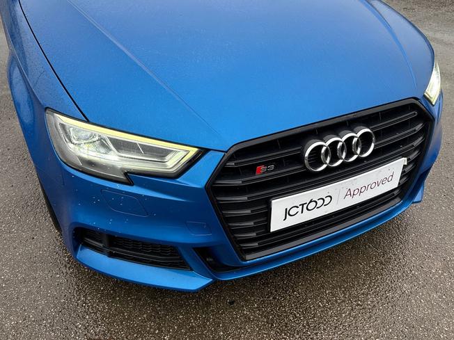 AUDI S3 Photo 32