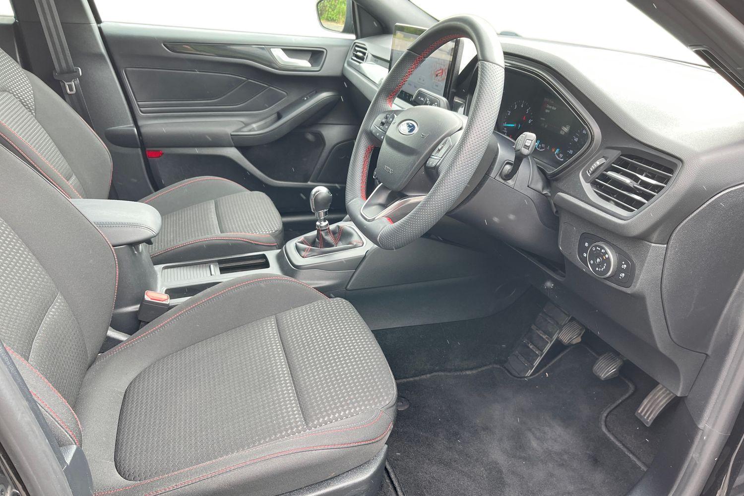Ford Focus Photo 8
