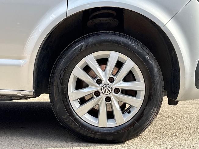 VOLKSWAGEN Transporter Photo 5