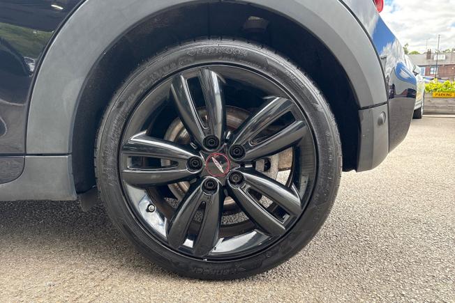 MINI Hatch Photo 22