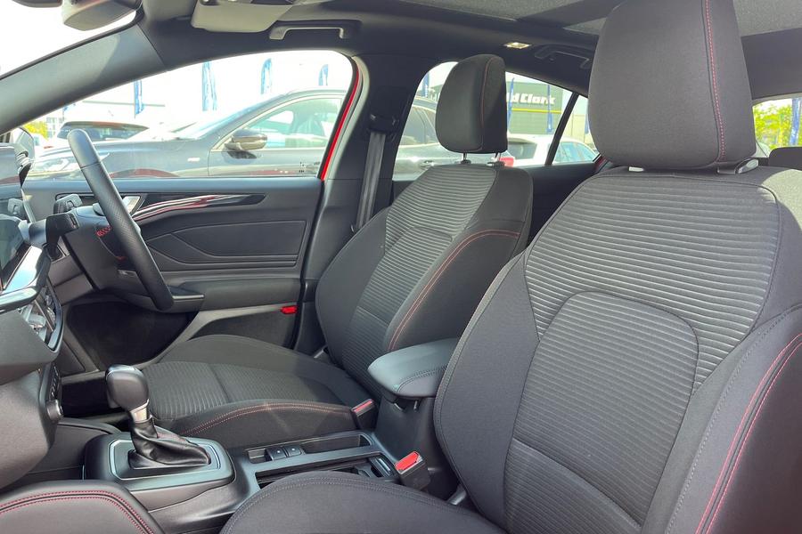 Ford Focus Photo autoimg-00d780cb4450ead5a38f68211616d9f2f2aaf870.jpg