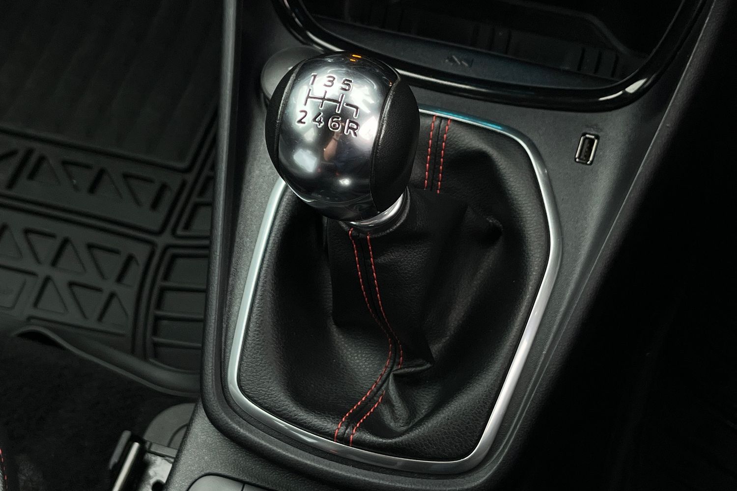 Ford Puma Photo 34