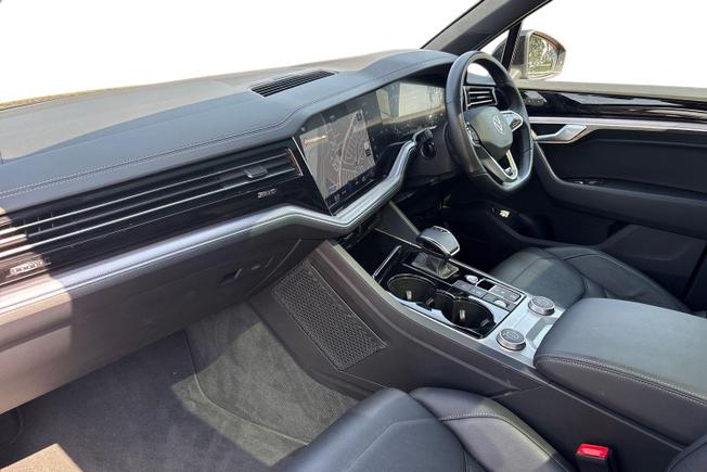Volkswagen Touareg Photo 2