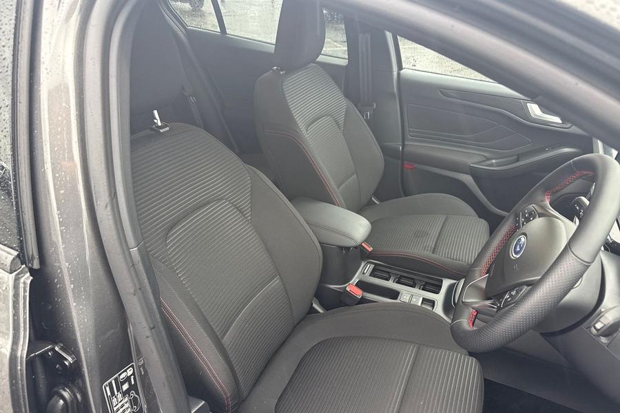 Ford Focus Photo autoimg-00e45577eb1e5c86899f5d25c662120d16d24935.jpg