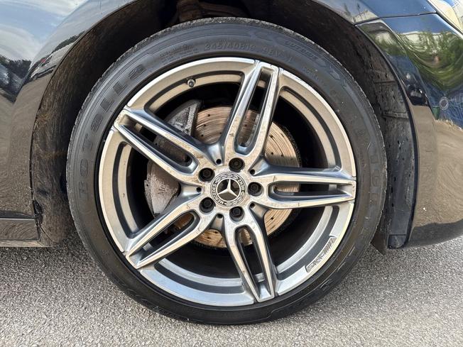 MERCEDES-BENZ E Class Photo 5