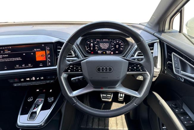 AUDI Q4 E-Tron Photo 11