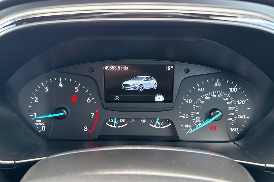 Ford Focus Photo autoimg-00efbaf1f3f1b2647dbc7e08e480240b26f5a8a9.jpg