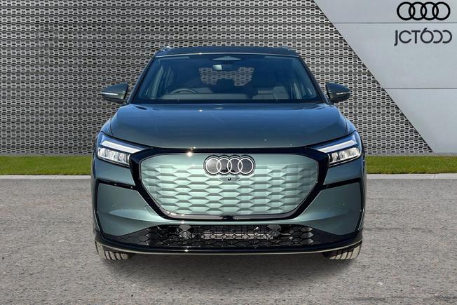 AUDI  Q4 SUV Photo 8