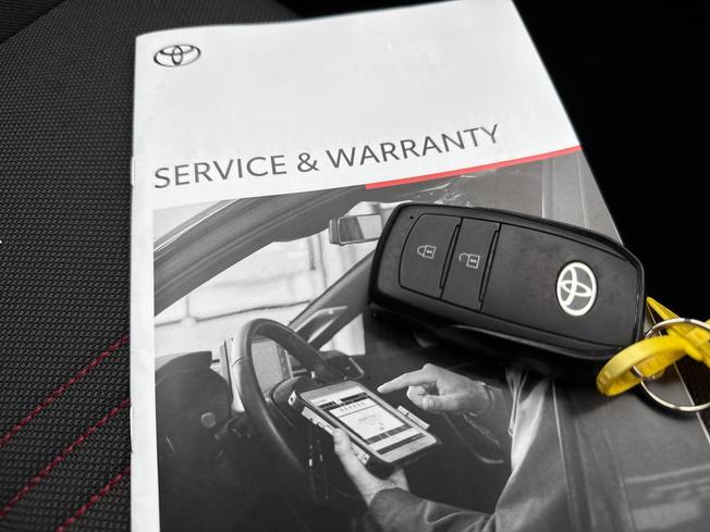 TOYOTA Yaris Photo 39