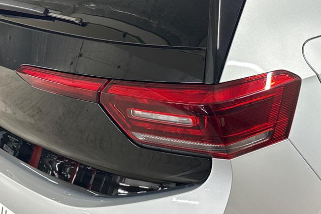 VOLKSWAGEN ID.3 Photo 18