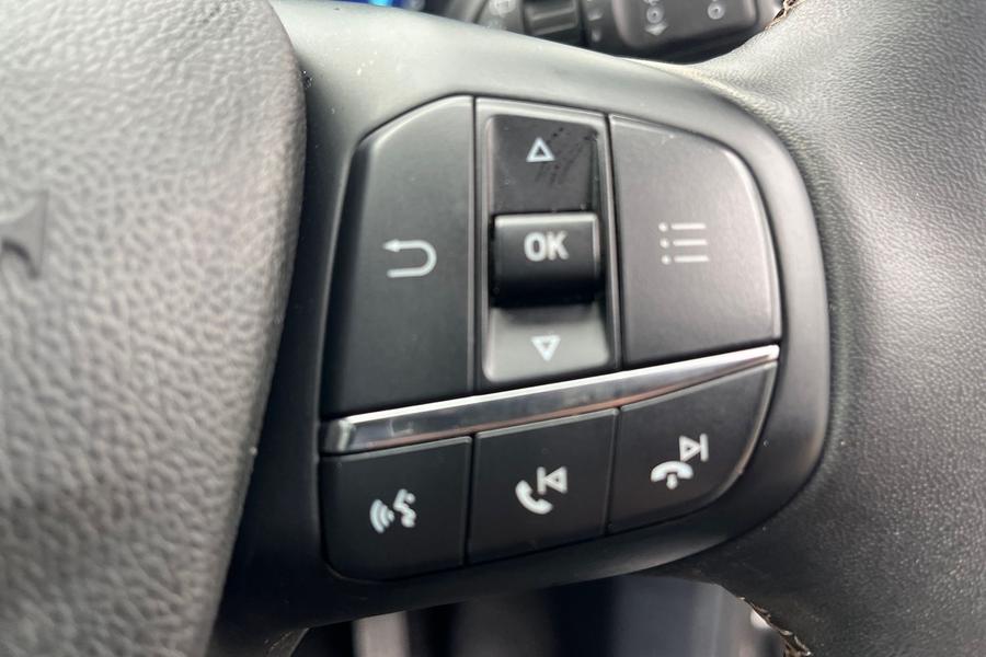 Ford Kuga Photo autoimg-00f428110fb97f89889796b03c9893b8b5e2dfc7.jpg