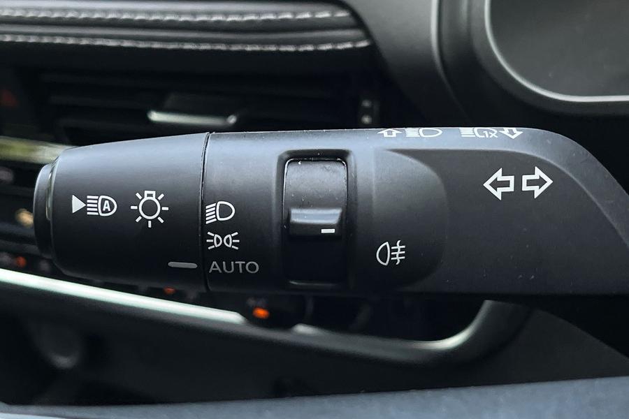 Nissan Qashqai Photo autoimg-00f49173d82a33ce6722e69b36f534f3f3df4769.jpg