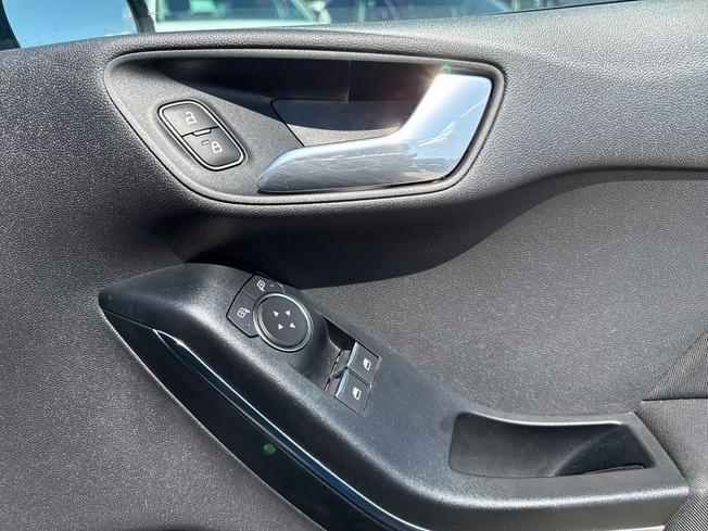 FORD Fiesta Photo 28
