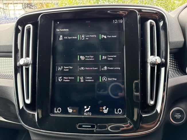 VOLVO XC40 Photo 39