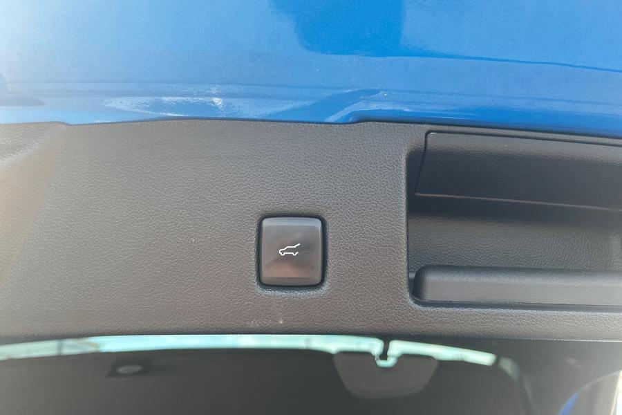 Ford Kuga Photo autoimg-00f79e61a078782eace62b5ba01940089a098bb9.jpg