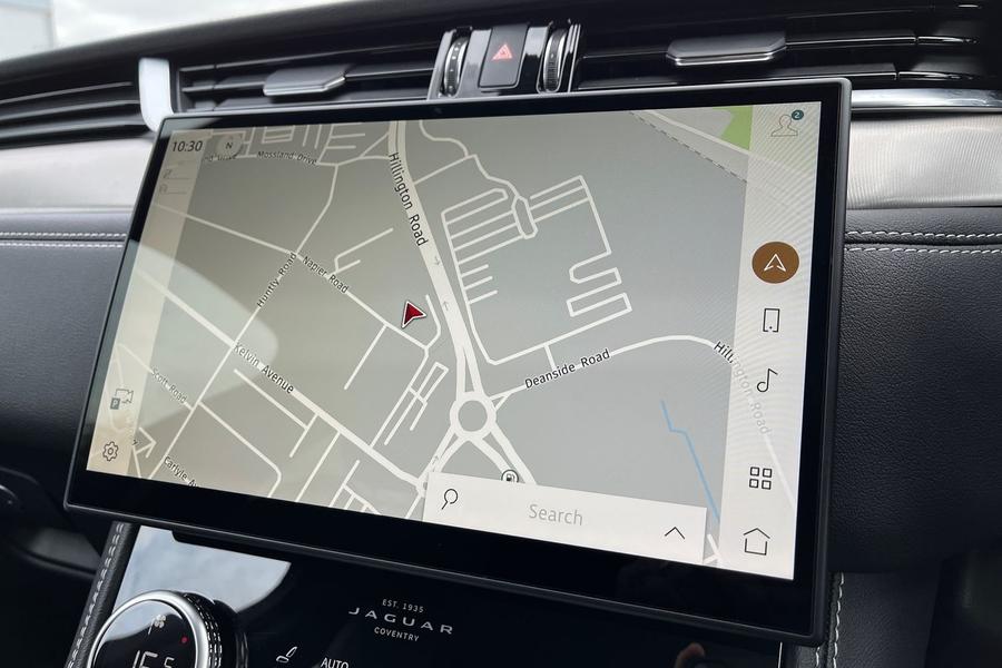 Jaguar F-PACE Photo autoimg-00fd9770c34cab7255a296252713863f30c67a8f.jpg