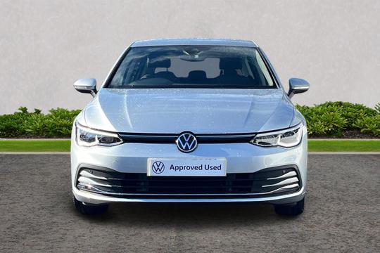 Volkswagen Golf Photo autoimg-01027f966cde98ce05c7e2c8a9cdf15324a7ab29.jpg