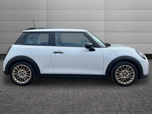 MINI Cooper Photo autoimg-01040c39a94e513c2446dae41bc8f1bd7f72638d.jpg