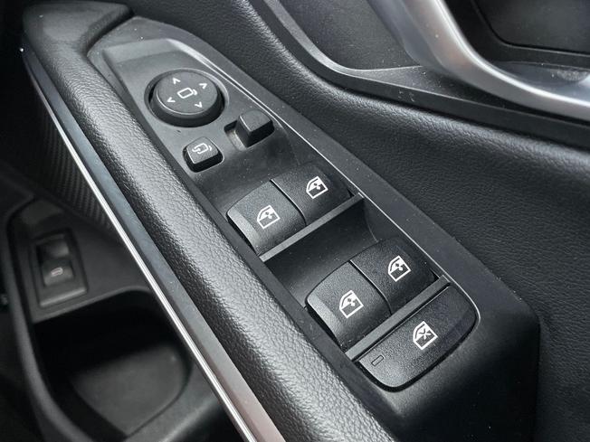 BMW 3 Series Photo 36