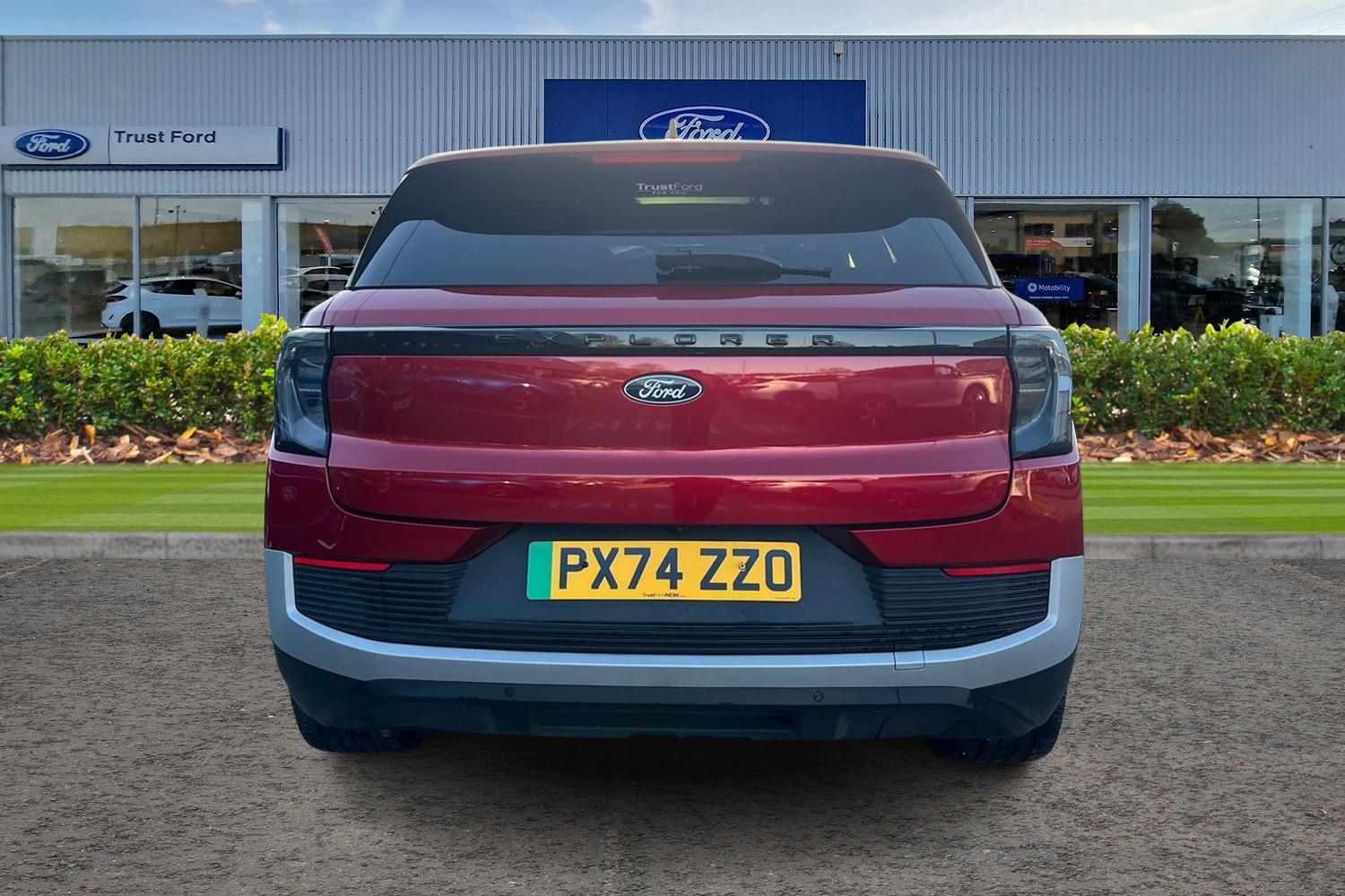 Ford Explorer Photo 6