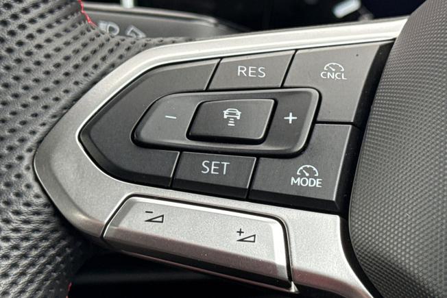 Volkswagen Golf Photo 16