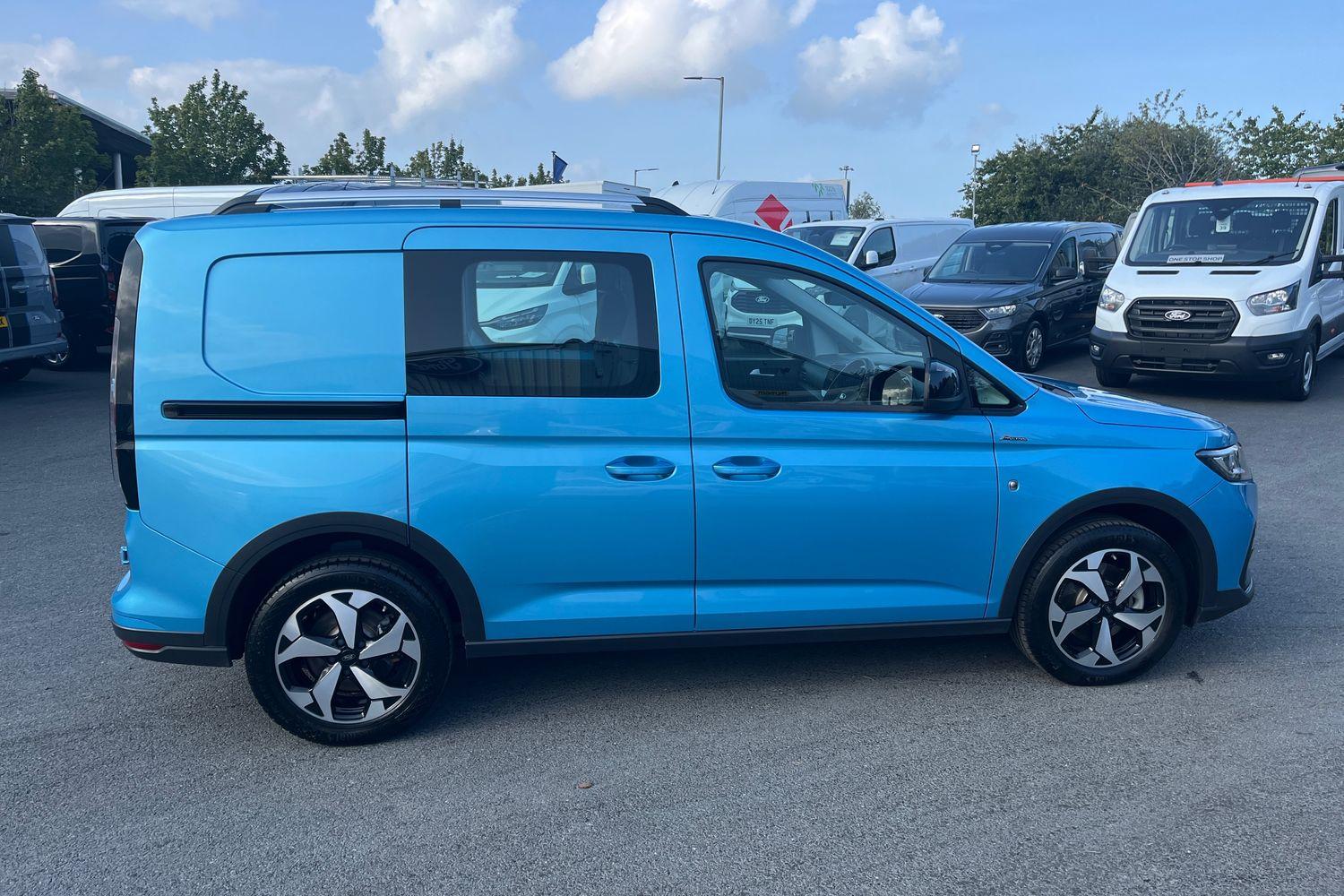 Ford TRANSIT CONNECT Photo 8