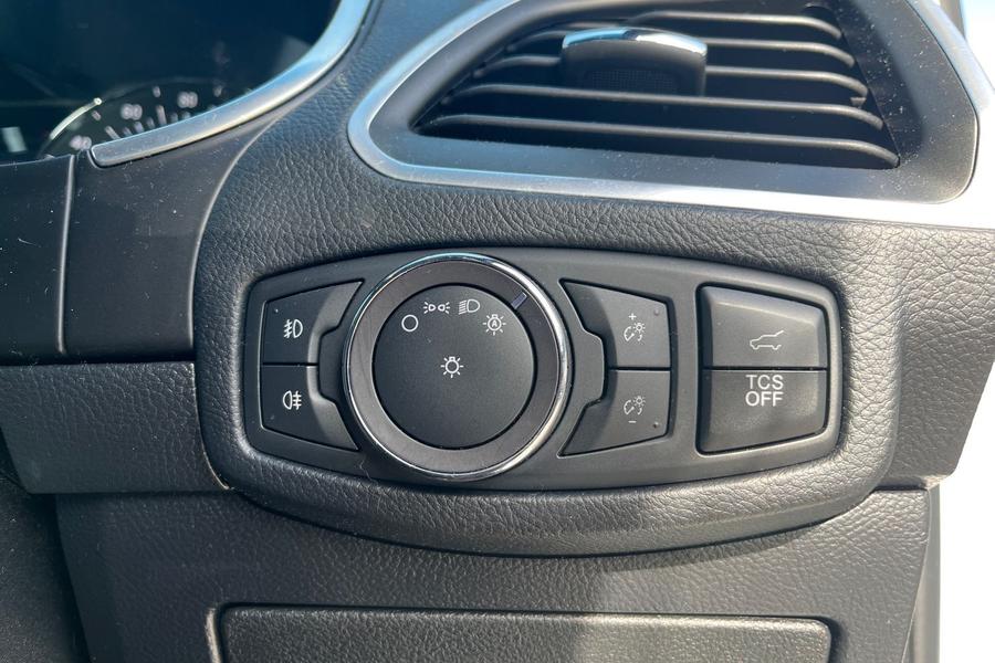 Ford EDGE Photo autoimg-0117240ad569b2b407ae118552b9970a9af25409.jpg