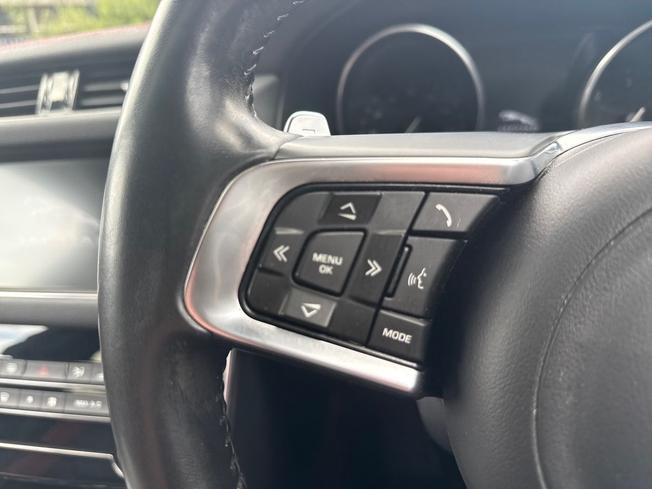 JAGUAR XF Photo 16