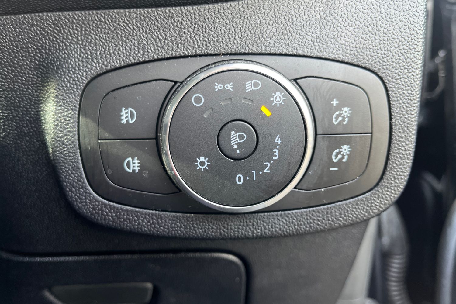 Ford FIESTA Photo 23