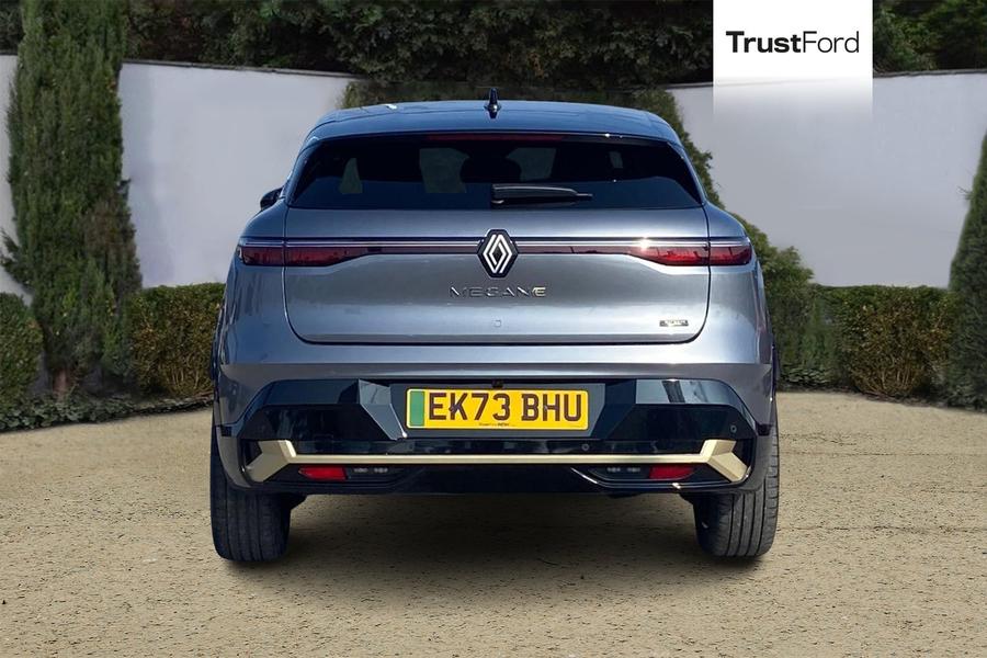 Renault MEGANE E-TECH Photo autoimg-0125de17b6203c252f3d17ff83e4125dd97f7580.jpg