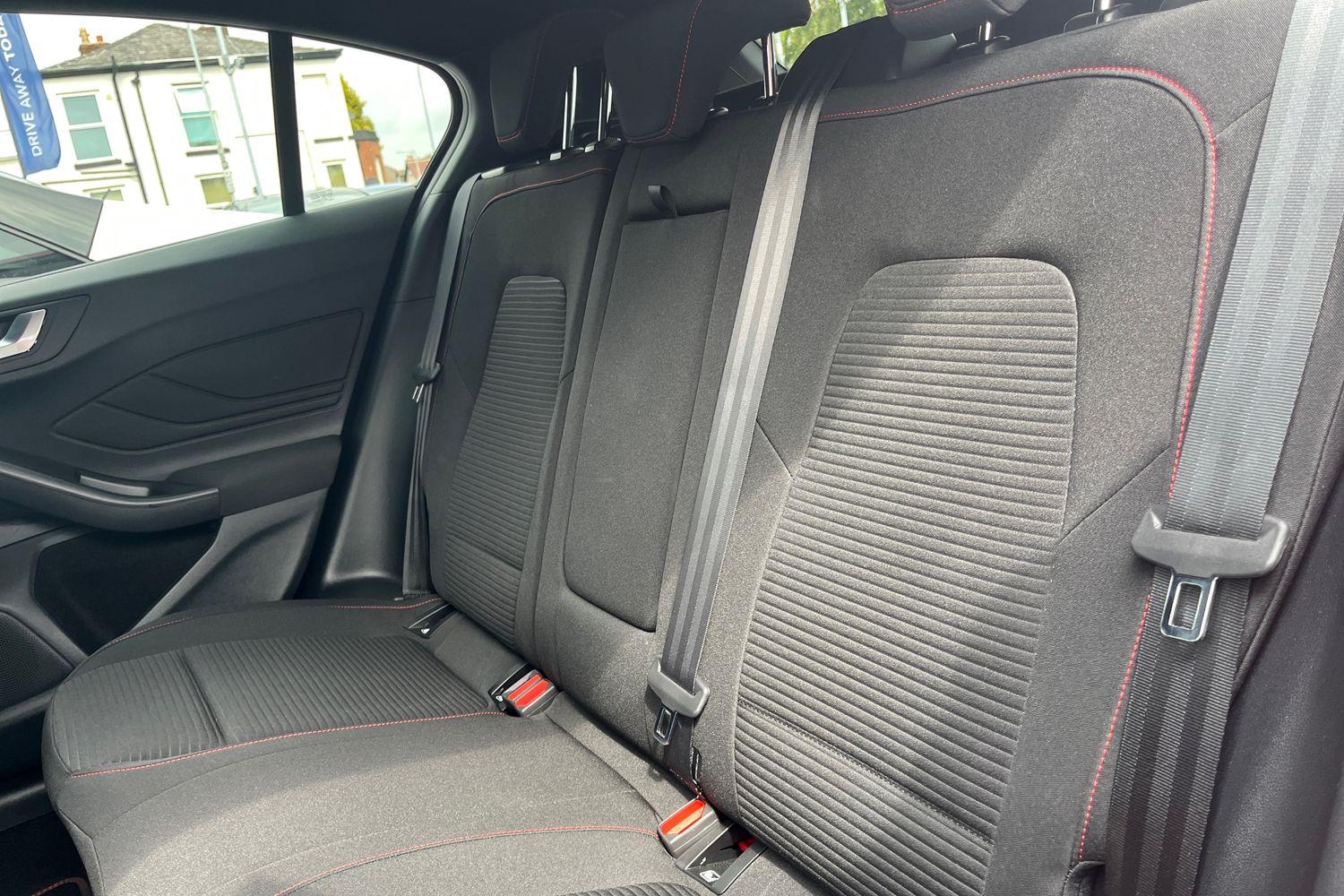 Ford FOCUS Photo 19