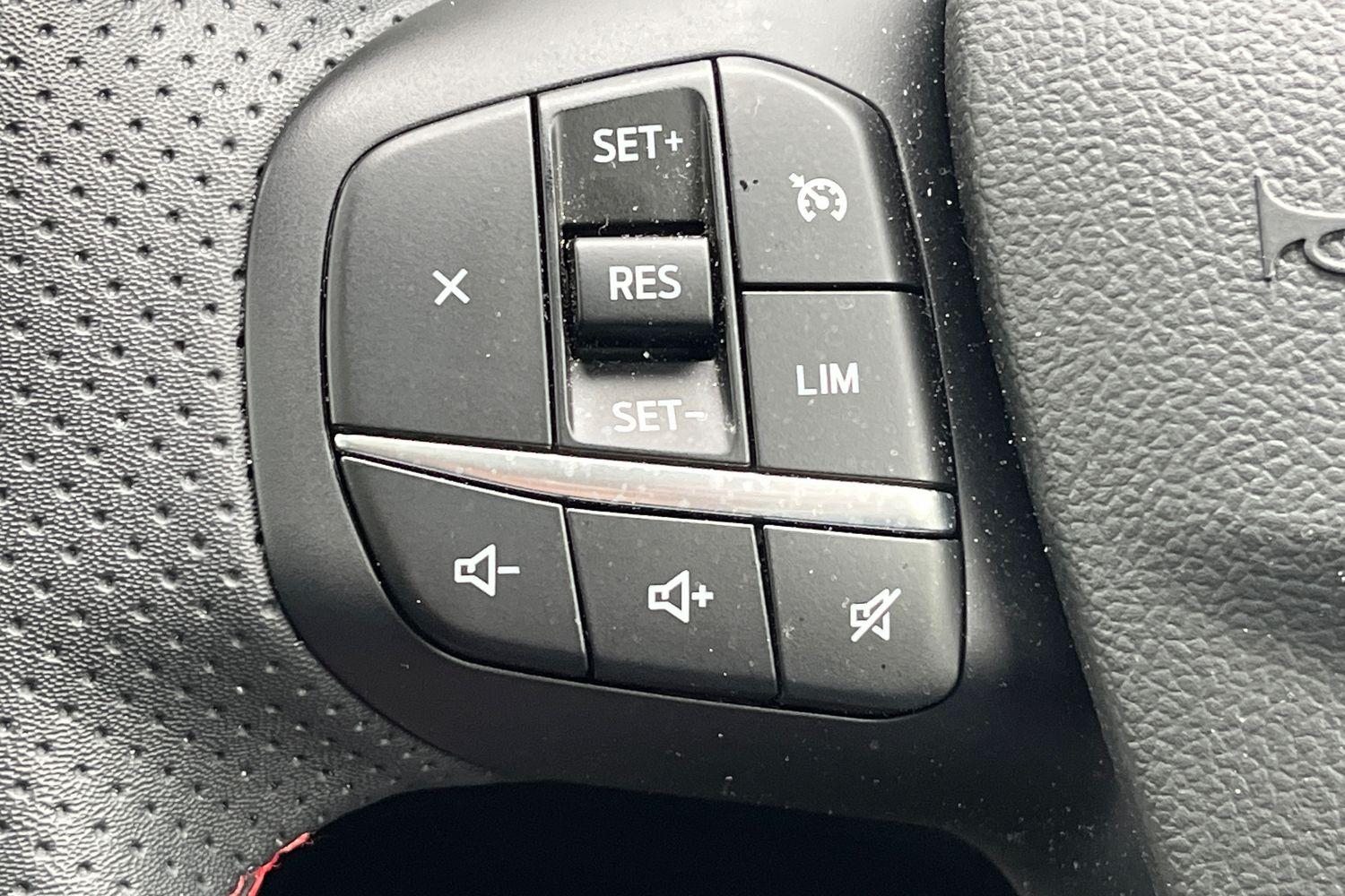 Ford KUGA Photo 34