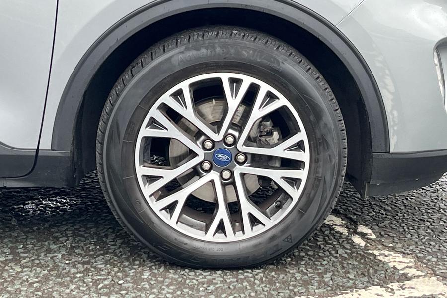 Ford Kuga Photo autoimg-012c02d6cd51891ccfcf17c25bf96f3de785d690.jpg