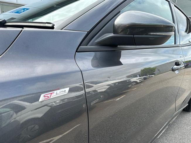 FORD Focus Photo 23