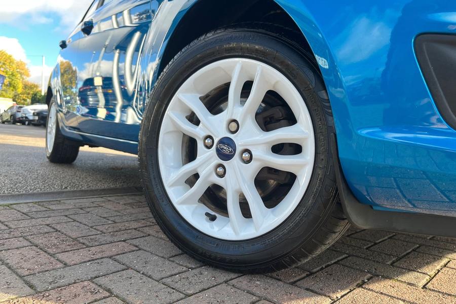 Ford FIESTA Photo autoimg-012ed9a7c6d8803ea66760ea3d0df5cce25bb393.jpg