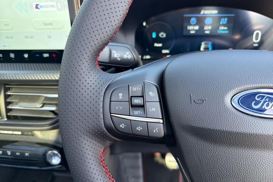 Ford Kuga Photo autoimg-012f183f0cd492d33382cce191d9e92038e553a2.jpg