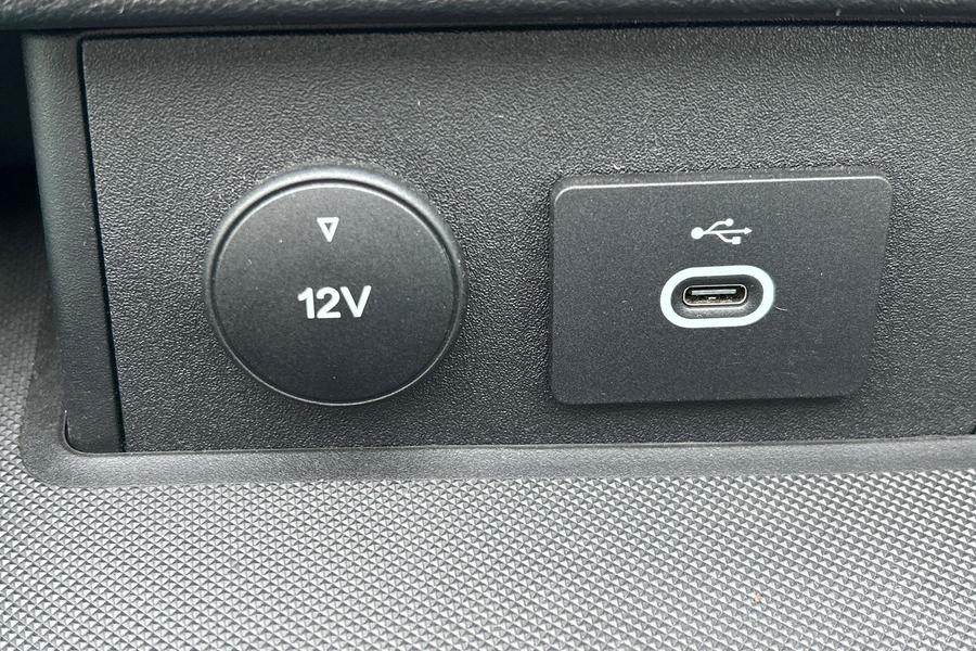 Ford Transit Photo autoimg-013958d66f390bd89a2eaaf8ca89644e76877de6.jpg