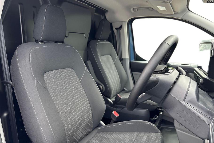 Used Ford Transit Custom YM25XGK 11