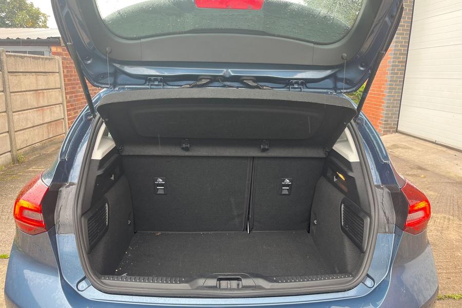 Ford Focus Photo autoimg-013d2e3518e7a4bbed8116787151b3d881d44683.jpg