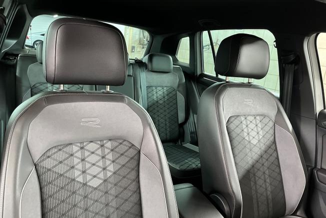 VOLKSWAGEN Tiguan Photo 32
