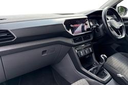 VOLKSWAGEN T-Cross Photo 2