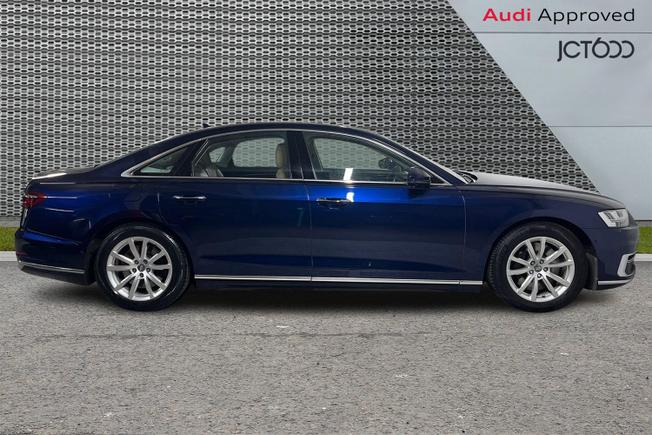 AUDI A8 Photo 4