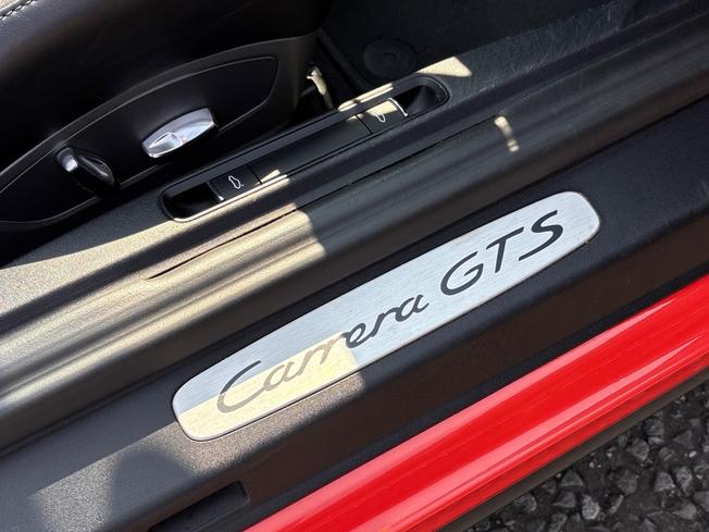 PORSCHE 911 Photo 37