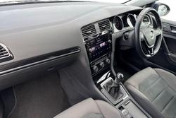 VOLKSWAGEN Golf Photo 2