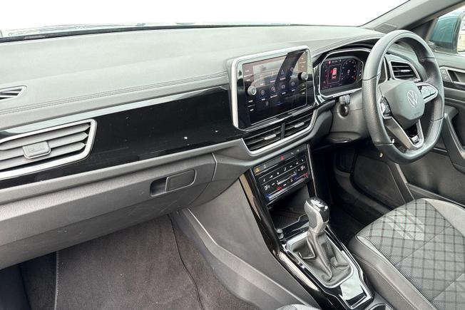 VOLKSWAGEN T-Roc Photo 2