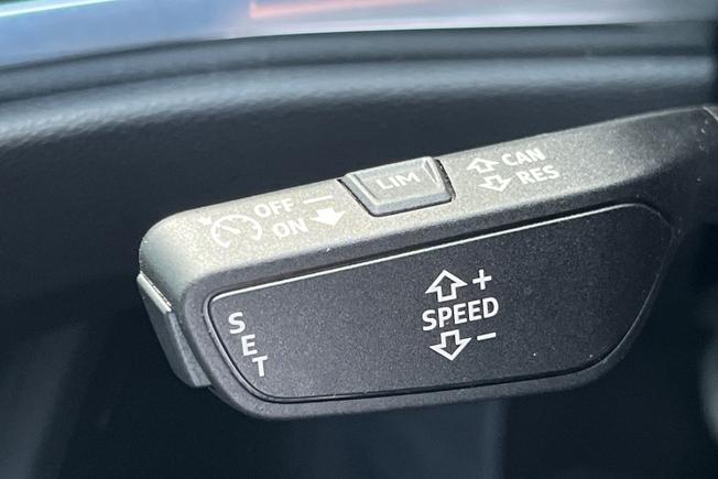 AUDI Q3 Photo 24