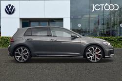 VOLKSWAGEN Golf Photo 4