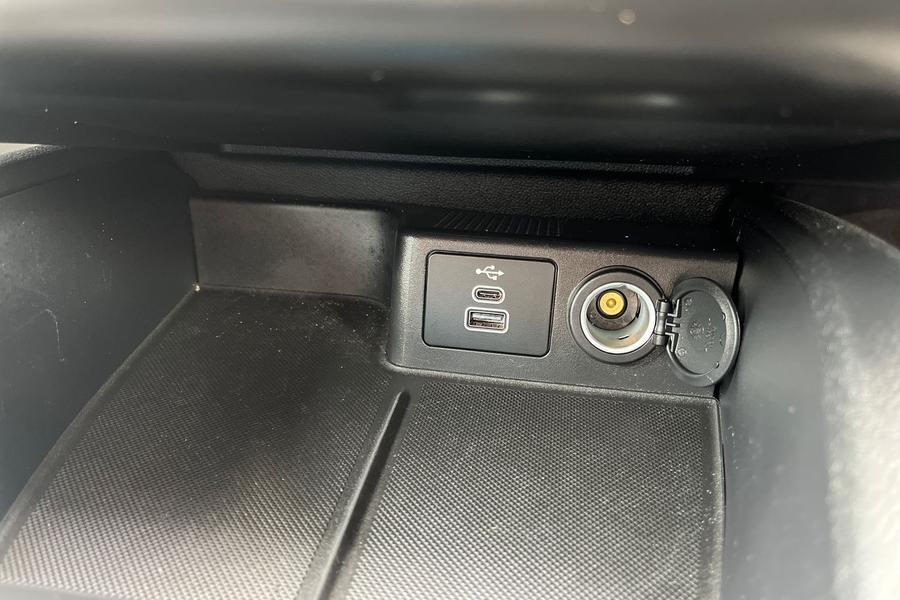 Ford Ford Focus Hatchback 1.0 EcoBoost Hybrid mHEV Titanium 5dr Photo autoimg-01599831ee9f13b3e2fb6c2a815bf82d8d676b10.jpg
